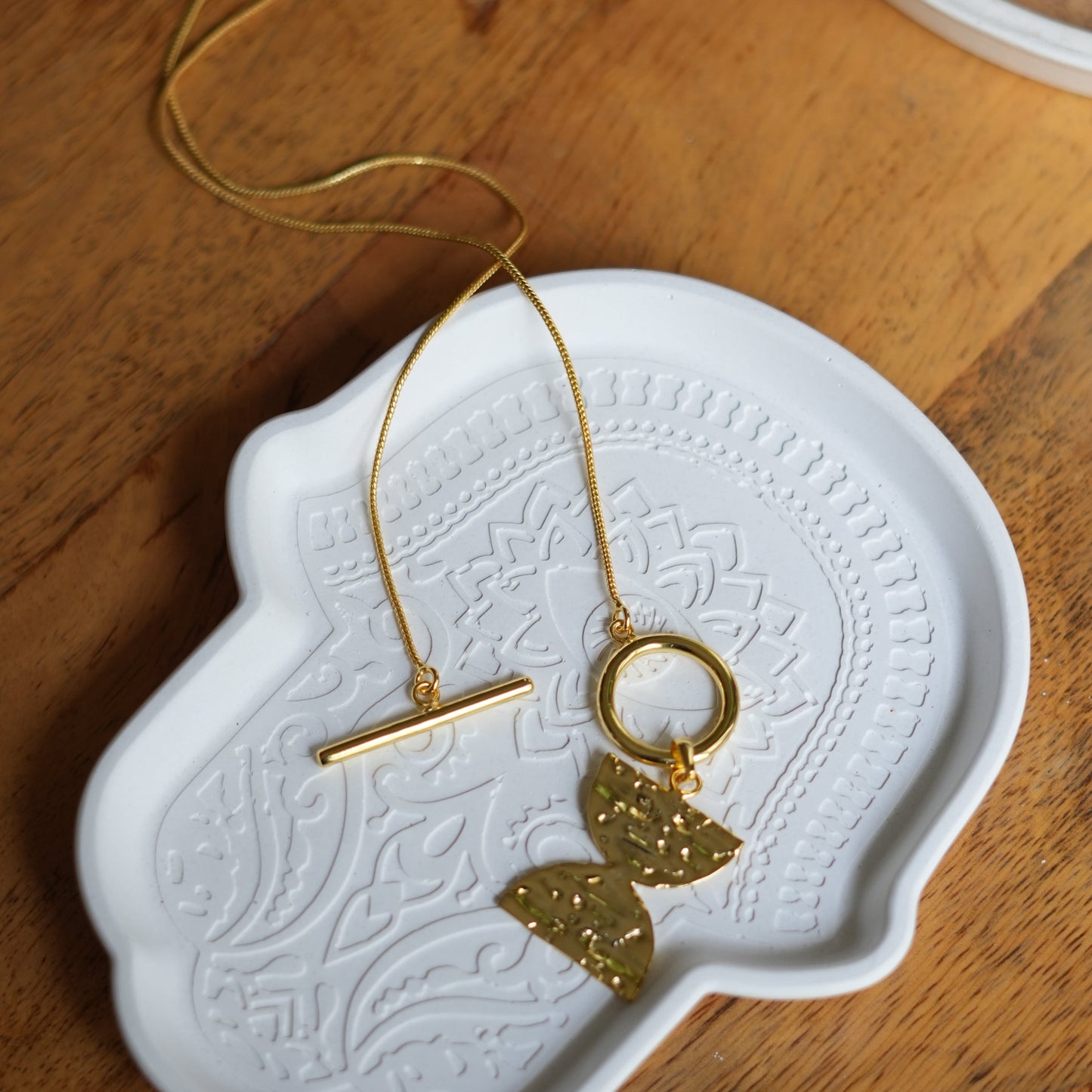 Dahlia Toggle Necklace