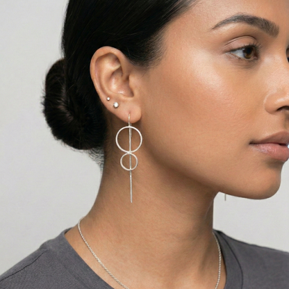 8 stick hoop earring in silver on a woman