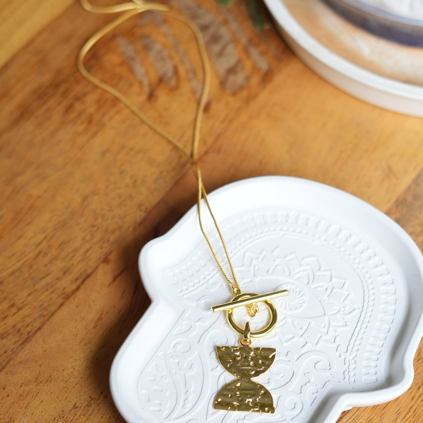 Dahlia Toggle Necklace