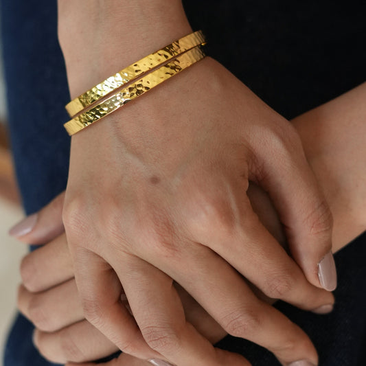 Gold textured dahlia bangles