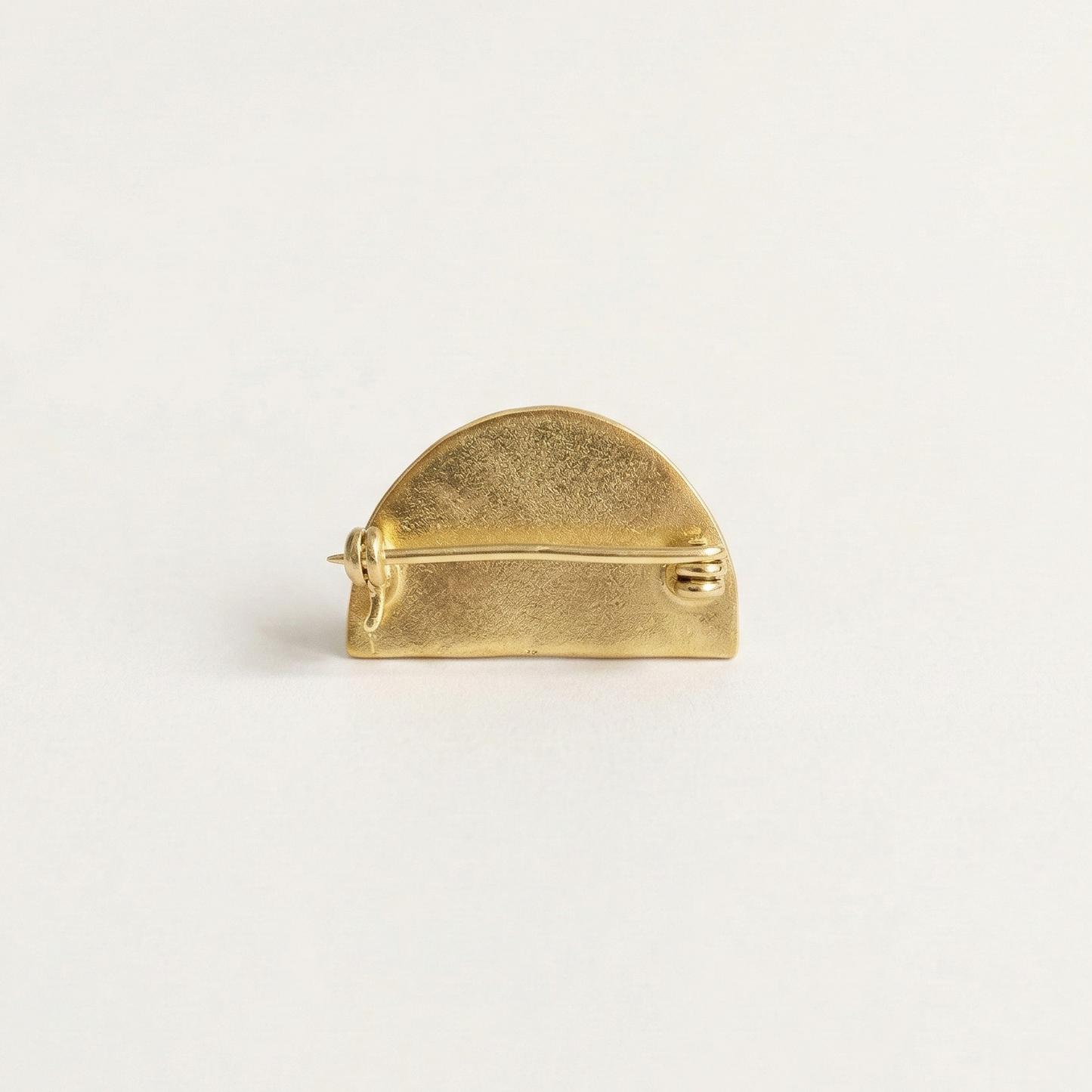 Dahlia Brooch in gold