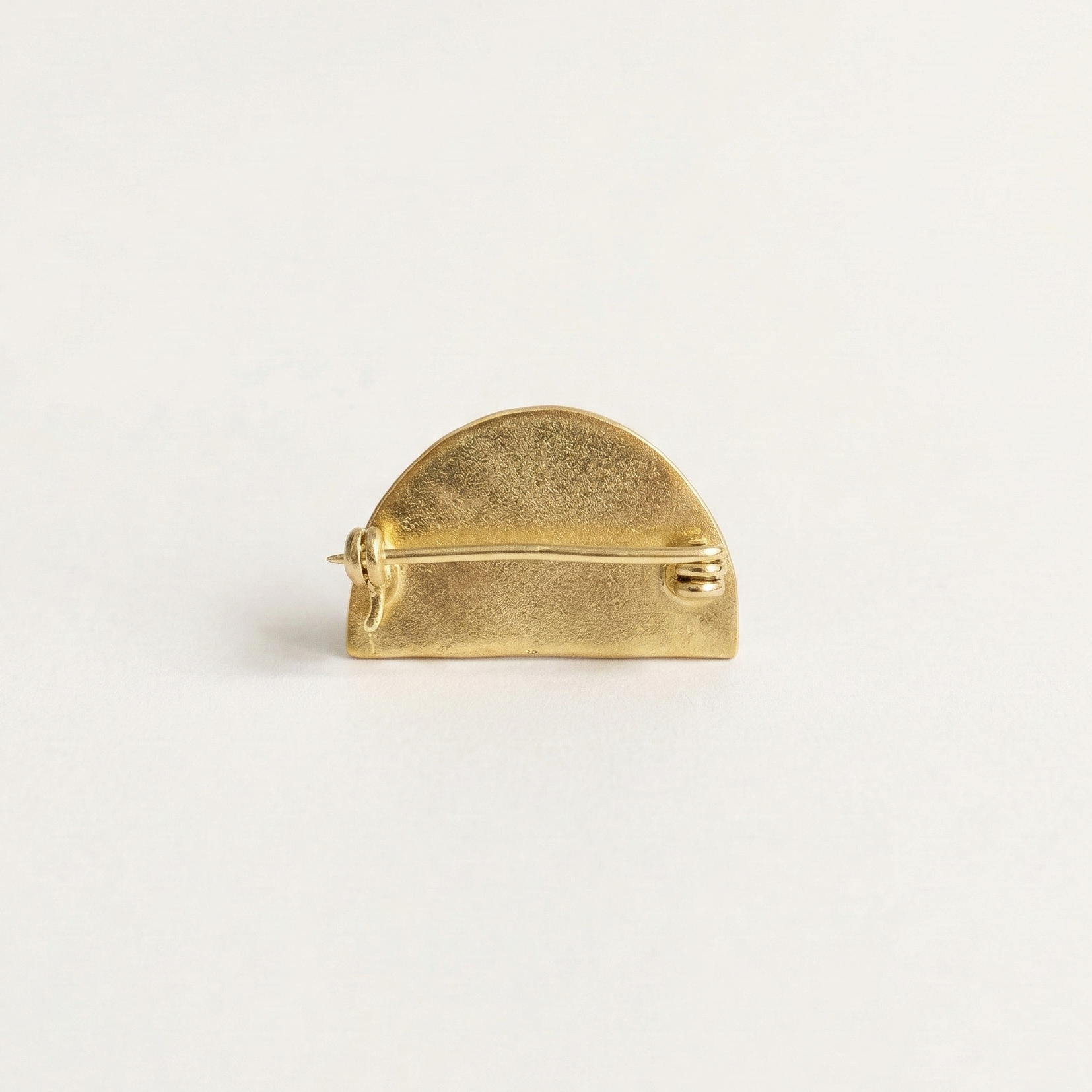 Dahlia Brooch in gold