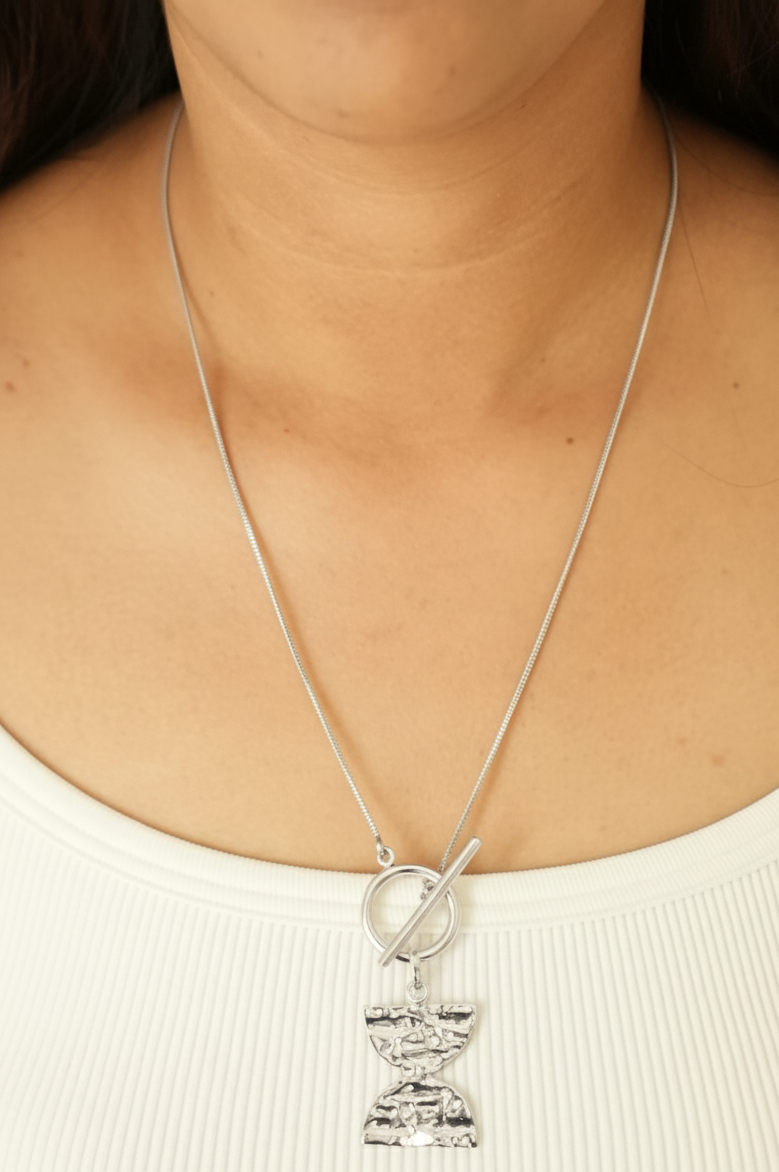 Dahlia Toggle Necklace